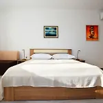 House Natali 70m From The - Free Ev Up Rtina