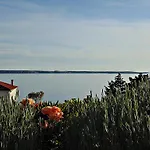 House Natali 70m From The - Free Ev Up * Rtina