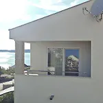 House Natali 70m From The - Free Ev Up Rtina