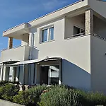 House Natali 70m From The - Free Ev Up Σπίτι διακοπών *