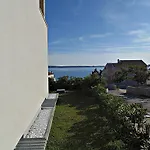 House Natali 70m From The - Free Ev Up Σπίτι διακοπών Rtina