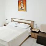 House Natali 70m From The - Free Ev Up
