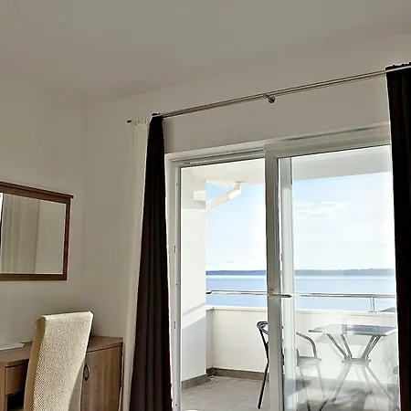 בית נופש House Natali 70m From The - Free Ev Up רטינה