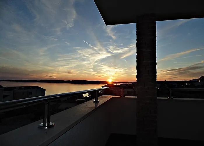 House Natali 70m From The - Free Ev Up *