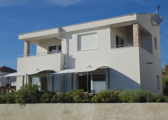 House Natali 70m From The - Free Ev Up * Rtina