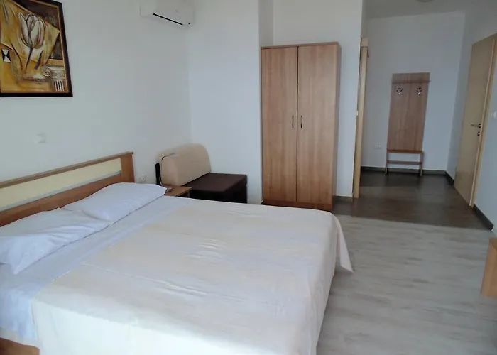House Natali 70m From The - Free Ev Up