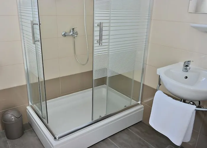 House Natali 70m From The - Free Ev Up * Ртина