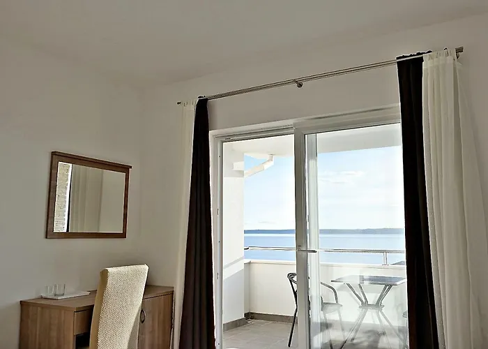 Дом отдыха House Natali 70m From The - Free Ev Up Ртина