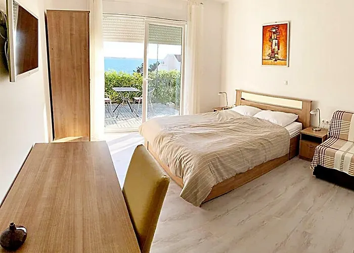 House Natali 70m From The - Free Ev Up Feriehus Rtina