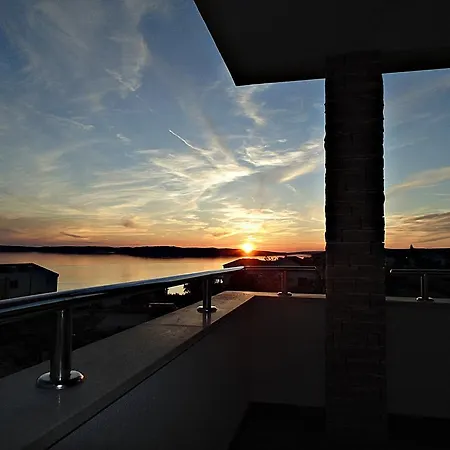 House Natali 70m From The - Free Ev Up *