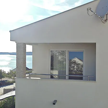 House Natali 70m From The - Free Ev Up Rtina