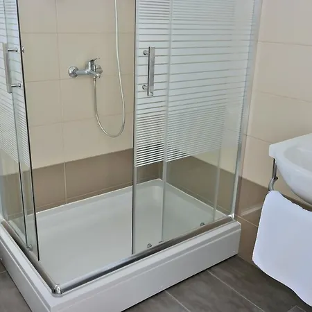 House Natali 70m From The - Free Ev Up * Rtina