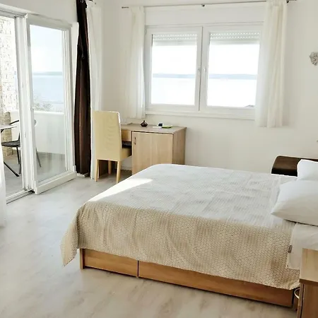 House Natali 70m From The - Free Ev Up Ferienhaus