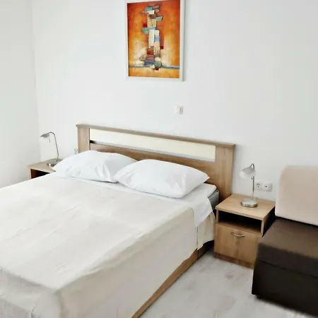 House Natali 70m From The - Free Ev Up