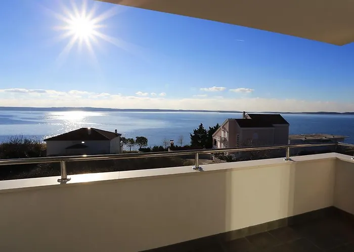 Feriehus House Natali 70m From The - Free Ev Up Rtina