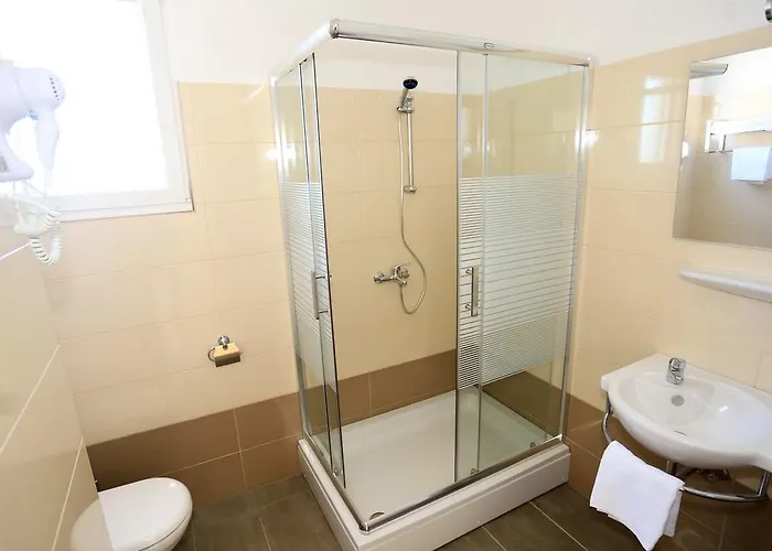 House Natali 70m From The - Free Ev Up Rtina